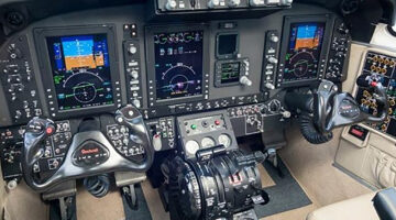 2014 King Air C90GTX Ckpt 01